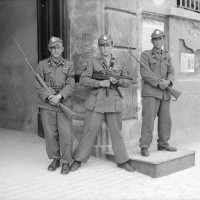 Militi di guardia alla federazione fascista di modena.