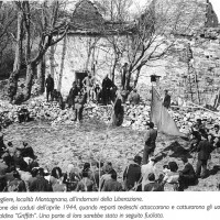 Aprile 1946: Manifestazione per ricordare il secondo anniversario della cattura dei partigiani del distaccamento “Griffith”