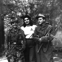 Partigiani della 1a Brigata Julia: Rosetta Solari (Rosetta) con Giuseppe Del Nevo (Dragotte), comandante e con  il vice comandante Corrado Pellacini (Erok).