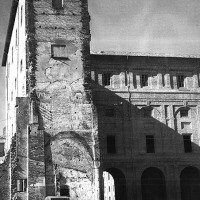 Il Palazzo della Pilotta danneggiato dal bombardamento  