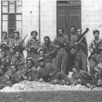 Partigiani del Distaccamento Po, a Parma nei giorni della Liberazione.