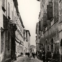 Cesena, Corso Umberto I nei primi anni del 1900, 1900-1905 circa (BCM Biblioteca Malatestiana, FDP 582)