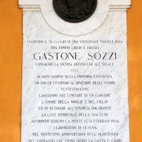 Loggiato comunale, la lapide dedicata alla memoria di Gastone Sozzi