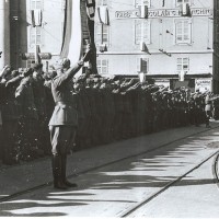 Militi fascisti in Piazza Garibaldi.