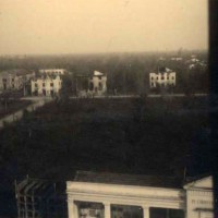 La foto ritrae case e campagne di Limidi danneggiate dall’incendio nazista del 20 novembre 1944.