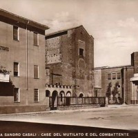 Piazza Casali: vista degli edifici fascisti in una foto d'epoca