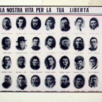 Dopo la Liberazione la sezione ANPI di Soliera omaggia i caduti della Resistenza con la stampa di un manifesto che riunisce i loro volti e i loro nomi.