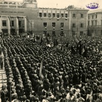 20 maggio 1945_Piazza del Mercato il giorno della smobilitazione della Brigata partigiana