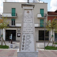 Monumento in piazza Fornia
