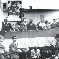 Luigi Porcari tiene un discorso in piazzale Santa Croce durante il suo intervento alla cerimonia di intitolazione di via A. Gramsci, Parma aprile 1947