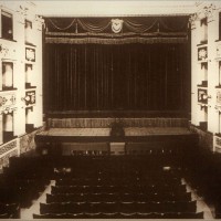 Teatro comunale, palcoscenico (Biblioteca A. Saffi, Arch. Fotografico)
