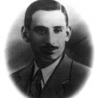 Giovanni Farinelli (28/4/1915 – 29/1/1945). Propagandista antifascista partecipo al salvataggio di piloti alleati. Arrestato dai nazifascisti il 1771/194, dopo essere stato torturato fu condannato a morte per “partigianismo” e fucilato il 29/1/1945