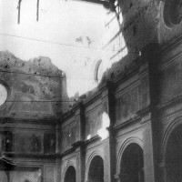 Interno dell’abbazia di Santa Maria del Monte dopo i bombardamenti, 1944 (P. R. ZUCAL, Clausura violata, Stilgraf Editrice, Cesena, p. 103)