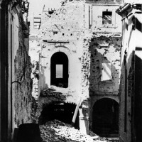 Cesena, l'Abbazia del Monte dopo i bombardamenti dell'ottobre del 1944 (BCM Fondo Bacchi, FBP 530)
