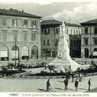 Piazza Saffi, prima della costruzione dei Palazzi statali