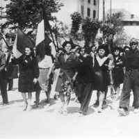 21 aprile 1945: i partigiani festeggiano la Liberazione a Bologna.