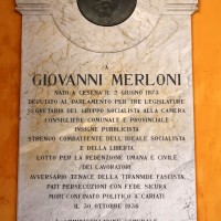 Loggiato comunale, la lapide dedicata alla memoria di Giovanni Merloni