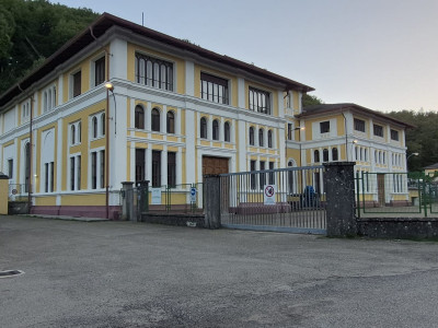 Isola (frazione di Palanzano), centrale idroelettrica